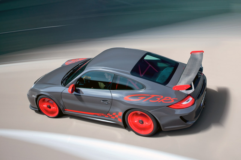 Illustration for article titled 2010 Porsche 911 GT3 RS: Track-Ready, Street-Legal And More Power